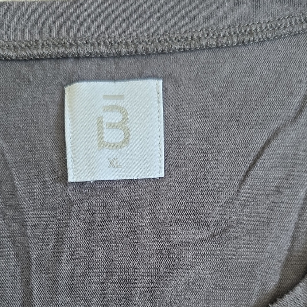 Barre3 Women's Charcoal Muscle Tee - Picture 2 of 3